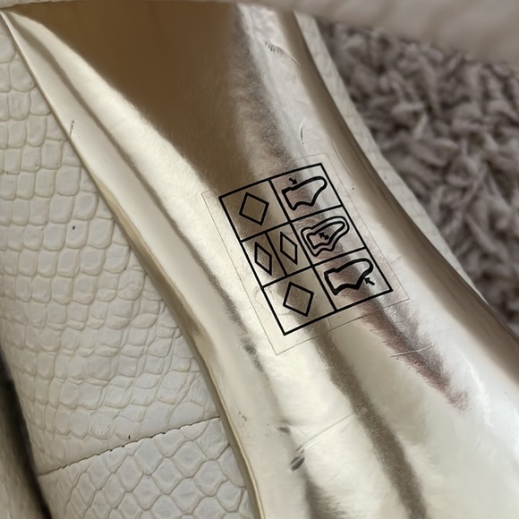 ENZO ANGIOLINI Off White Platform Peep Toe Pumps - Picture 4 of 7